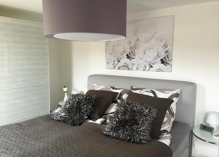 Neues, Modernes Steinchalet Mit Grosser Terrasse Und Pool Bei Rondinara Nyaraló Bonifacio