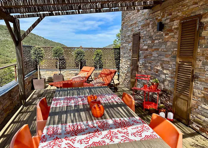 Neues, Modernes Steinchalet Mit Grosser Terrasse Und Pool Bei Rondinara Nyaraló