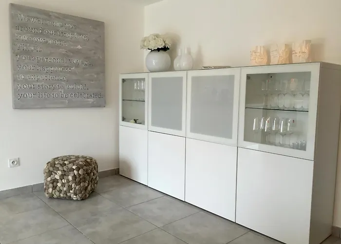 Neues, Modernes Steinchalet Mit Grosser Terrasse Und Pool Bei Rondinara